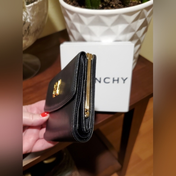 Givenchy Leather Wallet - Picture 10 of 10